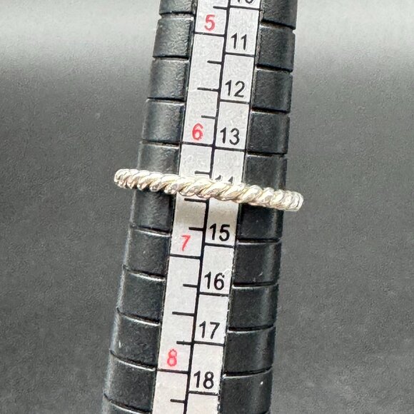 Artisan made Ring 925 Silver and Green Idocrase Round Stone size 6.5 - Picture 4 of 8